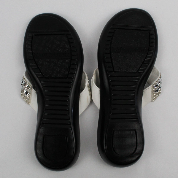 Toscanella Silver Faux Leather Slip-On Thong Sandals Women's Size 7