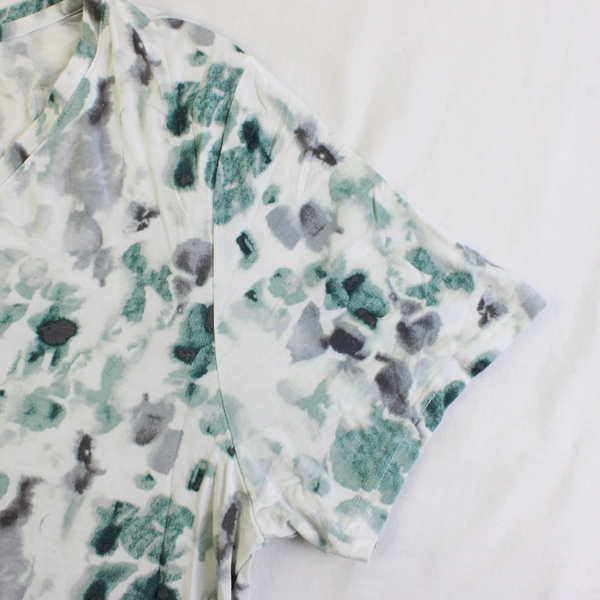 dip Women's L White with Green Tie Dye Spots Short Sleeve T-Shirt