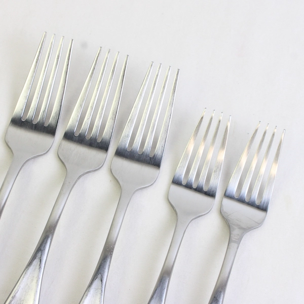 Lot Of 5 Oneida Silver Satin Voss (Stainless) Flatware 3 Dinner Forks & 2 Salad