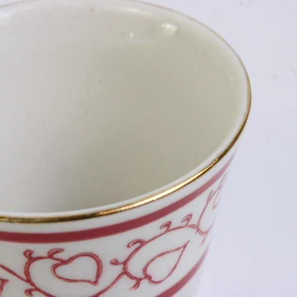 Lot Of 4 Matching Elvira Small White/Red Ceramic Mugs Gold Trim 3" Tall