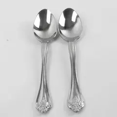 Set of 2 Oneida Boutonniere Stainless Teaspoons 6.25" Vintage 