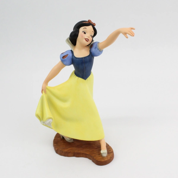 Walt Disney Classics Collection Snow White The Fairest One of All w/COA 1994