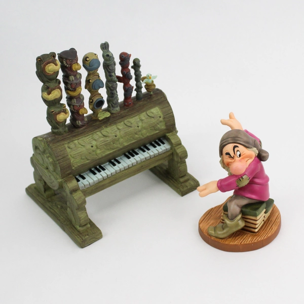 Walt Disney Classics Collection Snow White Grumpy And The Pipe Organ  w/COA