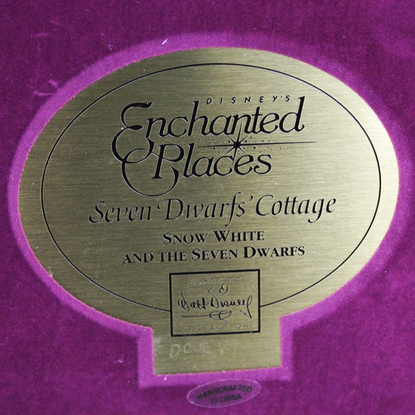 Walt Disney Classics Collection Enchanted Places Seven Dwarfs Cottage