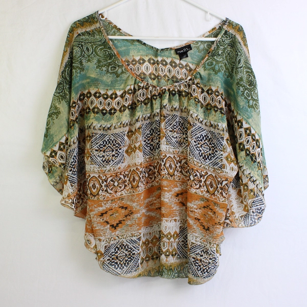Rue 21 Women's L Multicolor Paisley Design Blouse with Dolman Short Sleeves