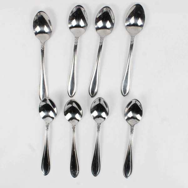 Lot of 8 Oneida Silver Memphis Pattern Oval Shaped Soup Spoons Stainless 7"