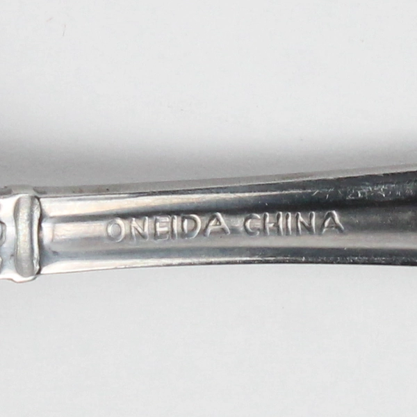 Lot of 8 Oneida Silver Memphis Pattern Oval Shaped Soup Spoons Stainless 7"