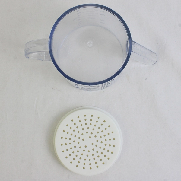 Ekco Clear Plastic Gravy/Fat Separator Jug With White Strainer Lid 16 Oz