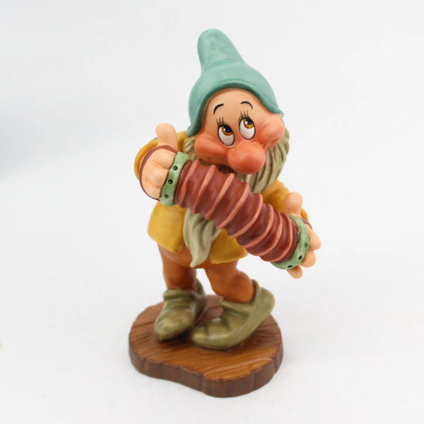 Walt Disney Classics Collection Snow White And The Seven Dwarfs Bashful With Box