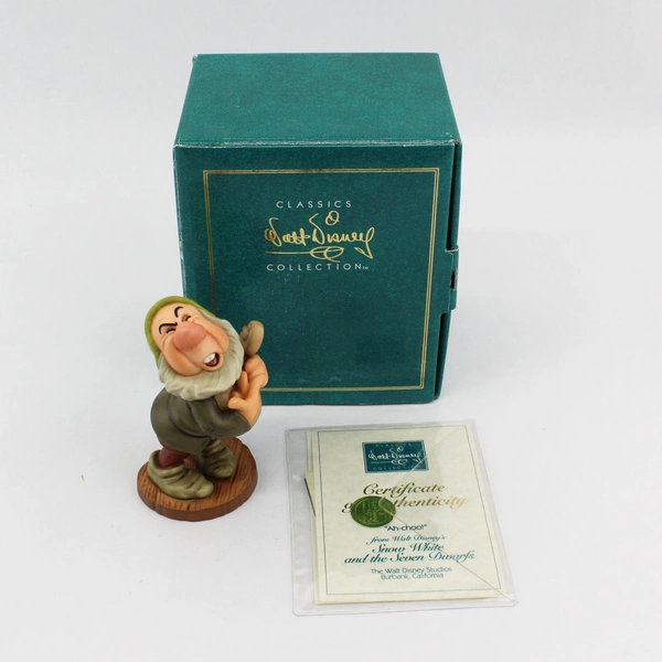 Walt Disney Classics Collection Snow White and the Seven Dwarfs SNEEZY COA