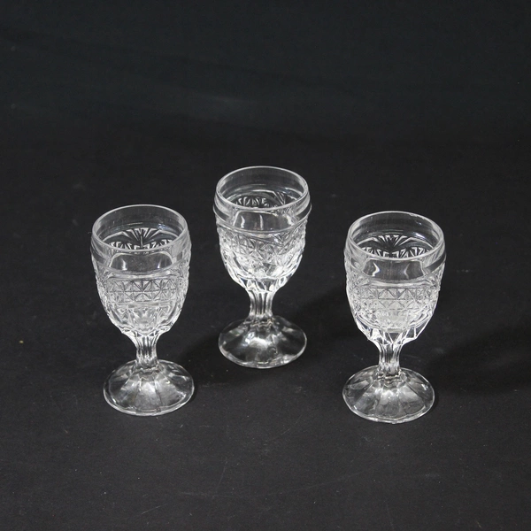 Set Of 3 Crystal D'Adriana Luna Cordial Goblet Wine Glasses 3 5/8"
