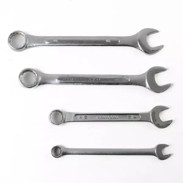 Lot of 4 Assorted Used Wrenches 19" 9/16" 11/16" 3/8" Hand Tools