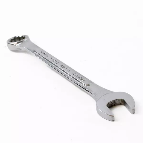 Lot of 4 Assorted Used Wrenches 19" 9/16" 11/16" 3/8" Hand Tools