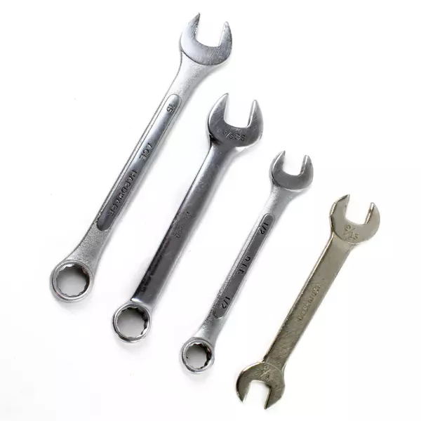 Lot of 4 Assorted Combination Wrenches 3/8" 1/2" 9/16" 15mm Used