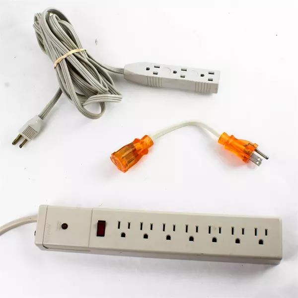 Woods 5194 Maximum Protection Surge Suppressor 1 Extender 1 Additional Cord