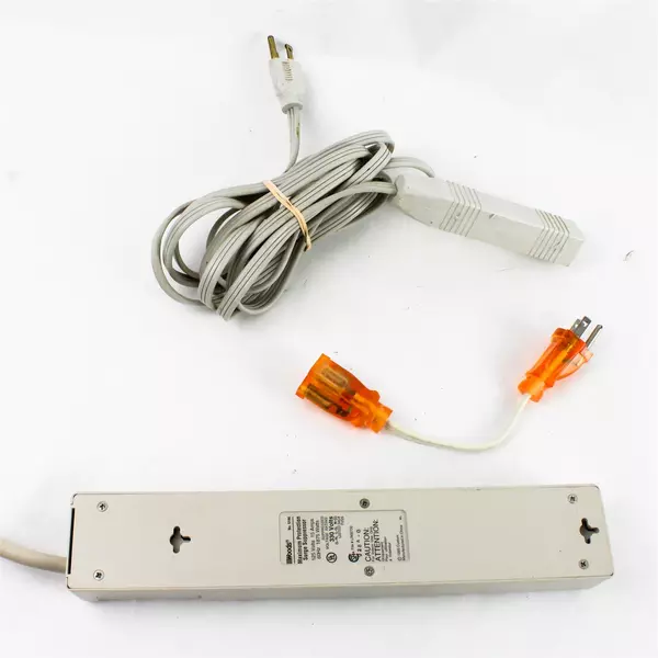Woods 5194 Maximum Protection Surge Suppressor 1 Extender 1 Additional Cord