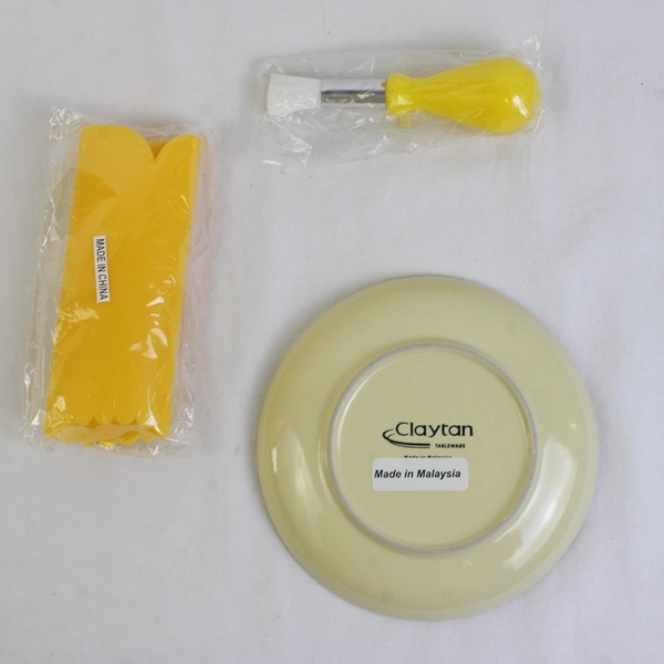 Lot Of 3 Clayton Kitchenware Round Ceramic Plate and Garlic Grater Set