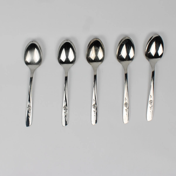 Lot Of 5 William Rogers Spring Flower (Stainless) Soup Spoons (Tablespoons)