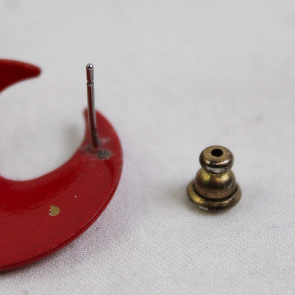 Vintage Red Wavy Crescent Shaped Acrylic Pierced Earrings
