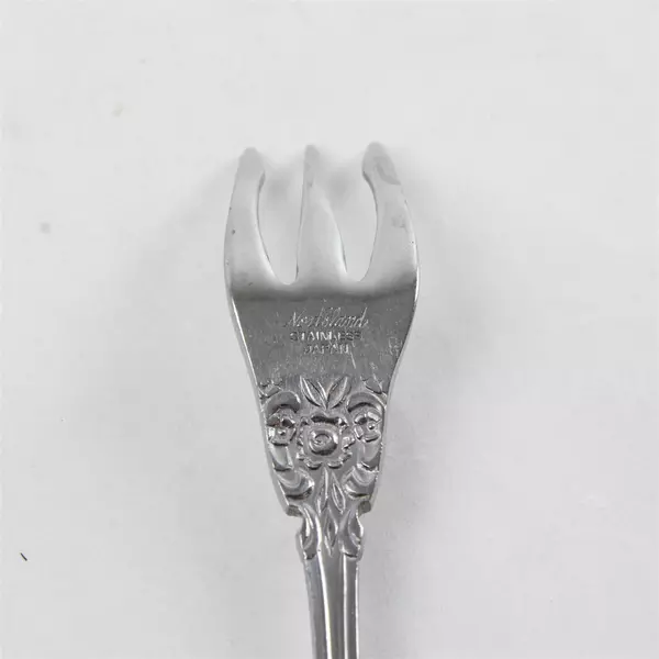 Set of 2 Oneida Northland Baton Rouge Stainless Cocktail Seafood Forks 6"