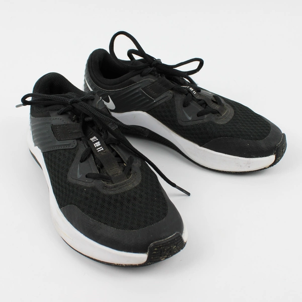 Nike MC Trainer Black/White Sneaker Shoes Women's US Size 6.5