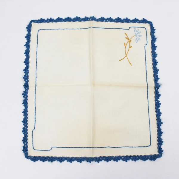 Lot Of 4 Unbranded White/Blue Embroidered Fabric Napkins Lace Trim 10" x 10"