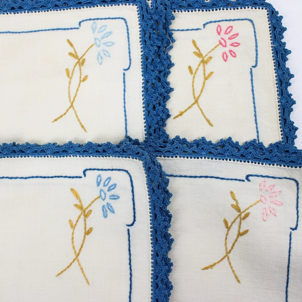 Lot Of 4 Unbranded White/Blue Embroidered Fabric Napkins Lace Trim 10" x 10"