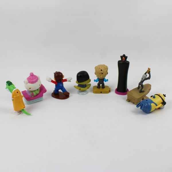 Lot of 8 Assorted McDonald's and Burger King Toys Mixed Dates 2000's