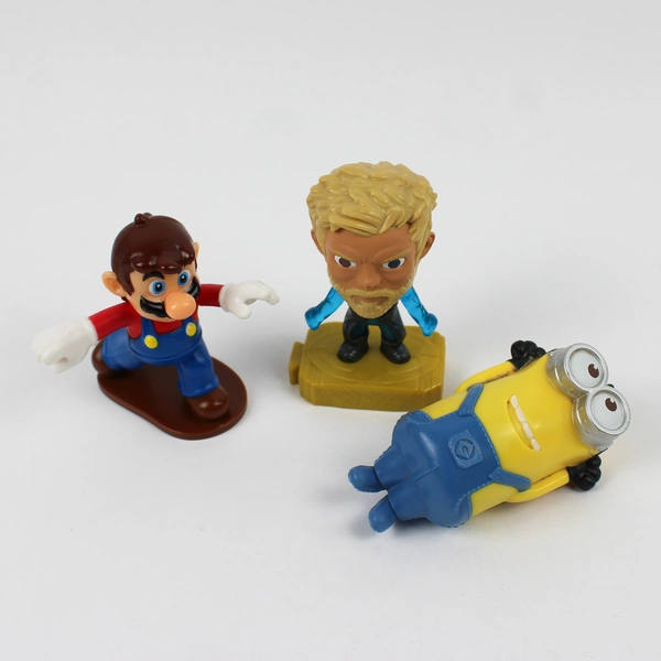 Lot of 8 Assorted McDonald's and Burger King Toys Mixed Dates 2000's