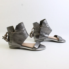 Kelsi Dagger Brooklyn Shae Flat Sandals Open Toe Graphite Silver Womens Size 7.5