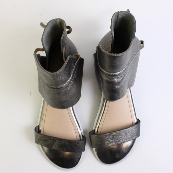 Kelsi Dagger Brooklyn Shae Flat Sandals Open Toe Graphite Silver Womens Size 7.5