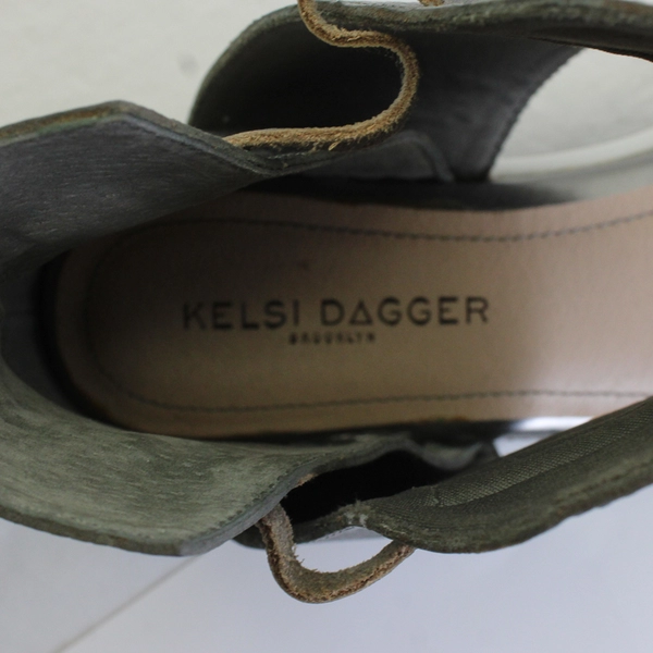Kelsi Dagger Brooklyn Shae Flat Sandals Open Toe Graphite Silver Womens Size 7.5
