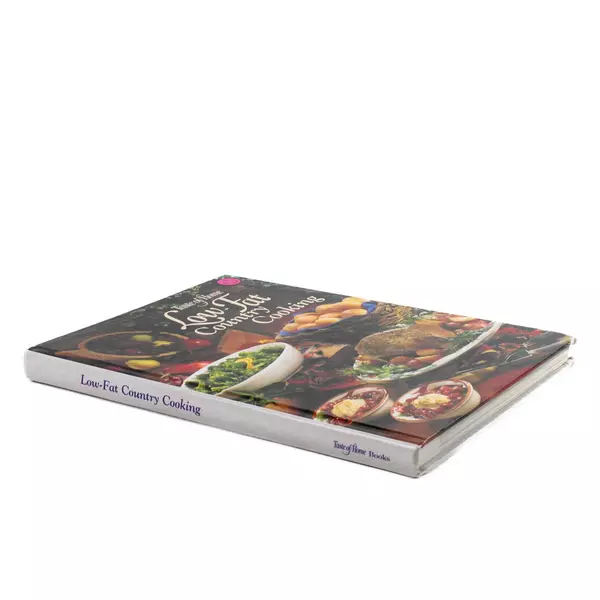 Taste of Home: Low-Fat Country Cooking Hardcover Julie Schnittka 1997