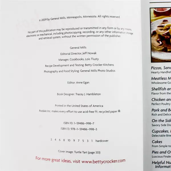 Betty Crocker's Annual Recipes 2009 by Betty Crocker Kitchens (Hardcover)