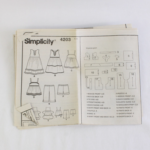 Simplicity 4203 Toddlers Dress & Outfit Patterns Girls Size A (1/2, 1, 2, 3, 4)