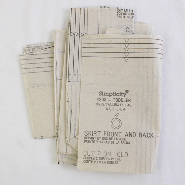 Simplicity 4203 Toddlers Dress & Outfit Patterns Girls Size A (1/2, 1, 2, 3, 4)