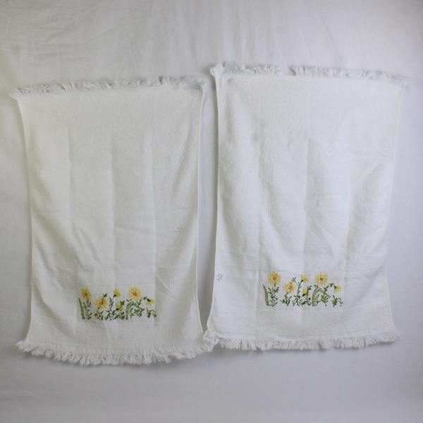 Lot Of 2 Design Works Crafts Inc White Embroidered Dish Towels 15.5" x 22"