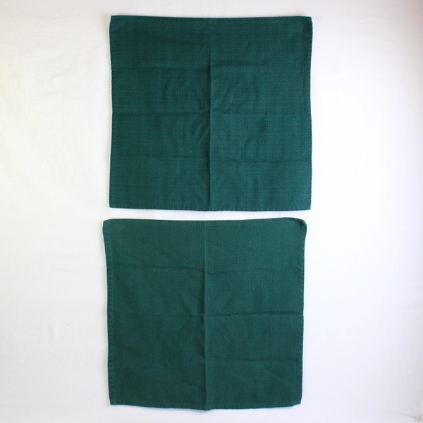 Lot Of 2 Unbranded Matching Fabric Napkins Solid Green Color 18.5" x 17.5"
