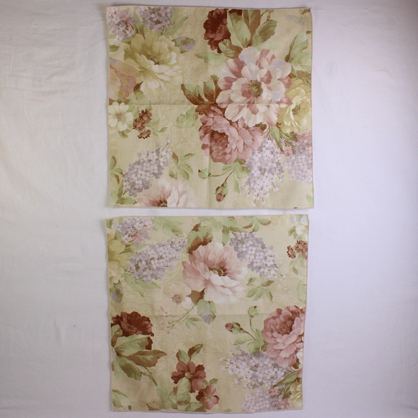 Lot Of 2 Unbranded Matching Multicolor Floral Fabric Napkins 17.5" x 18"