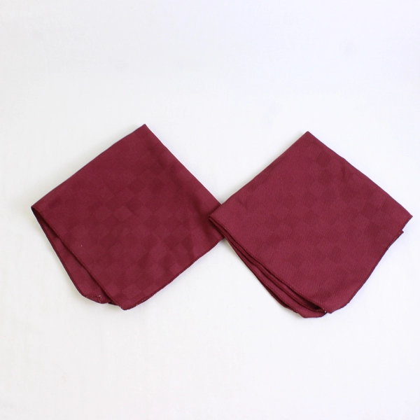 Lot Of 2 Unbranded Matching Solid Red Maroon Color Fabric Napkins 17" x 17"
