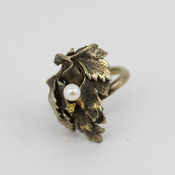 Vtg Women's Silver Tone Leaf Ring with Single Pearl and Citrine Piece Size 7.25