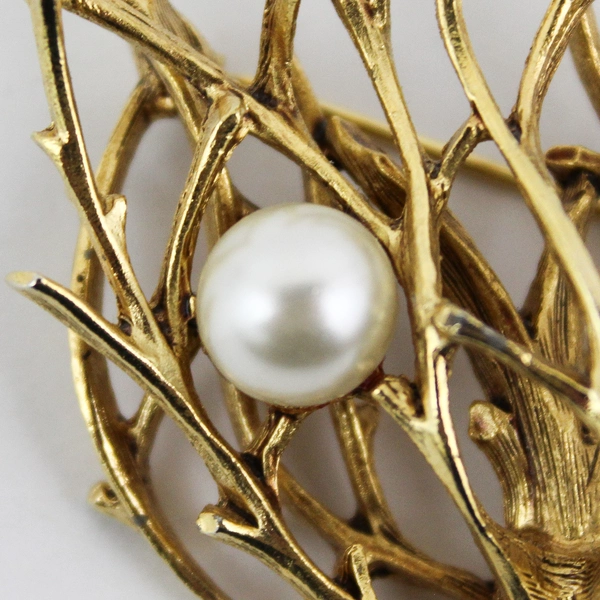 Vintage Gold Tone Branch Brooch With Pearl Accent 