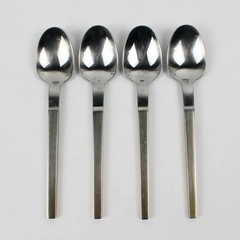 Lot of 4 Splendide 18/10 Stainless Oval Shaped Soup Spoons 7.75" Unknown Pattern