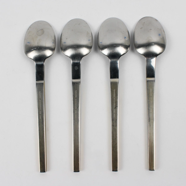 Lot of 4 Splendide 18/10 Stainless Oval Shaped Soup Spoons 7.75" Unknown Pattern