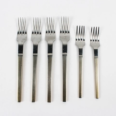 Lot of 6 Splendide 18/10 Stainless 4 Dinner & 2 Salad Forks Unknown Pattern