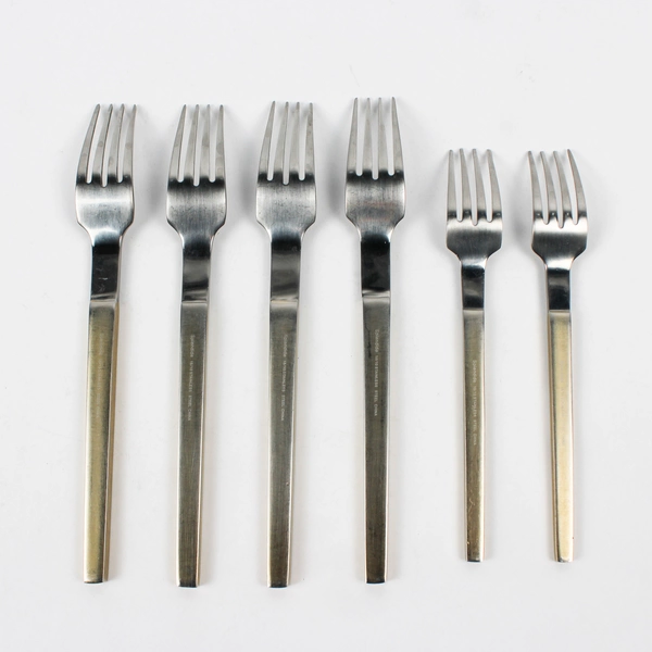 Lot of 6 Splendide 18/10 Stainless 4 Dinner & 2 Salad Forks Unknown Pattern