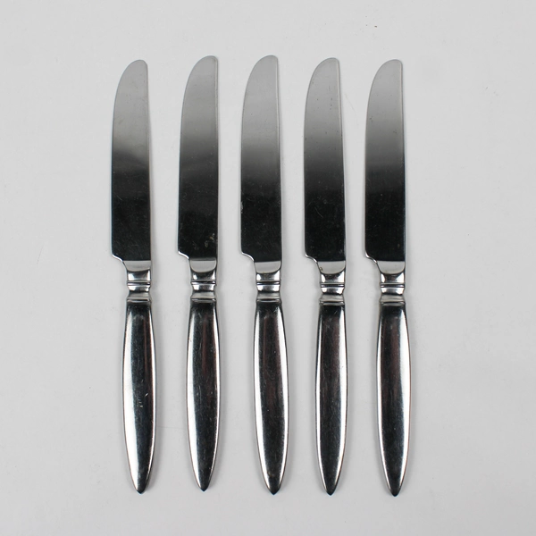 Lot of 5 Farberware Diner Pattern Dinner Knives 8.75" Stainless Hard To Find