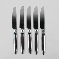 Lot of 5 Farberware Diner Pattern Dinner Knives 8.75" Stainless Hard To Find
