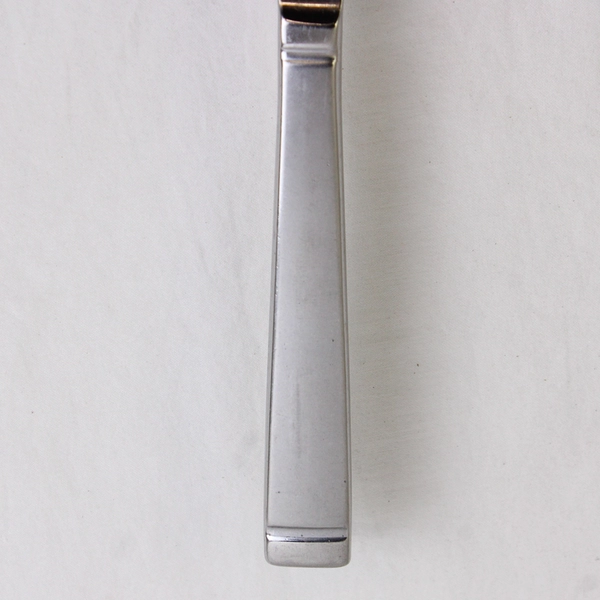 Lot of 2 Unbranded Stainless Steel Dinner Knives Flatware 9.5" Long