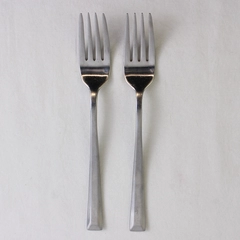 Lot of 2 Unbranded Dinner Forks Stainless Steel Flatware 7.75" Long